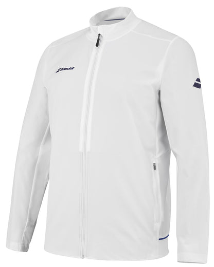 Introducing the Babolat Play Men's Padel Jacket in white, this stylish piece from Babolat features a high collar and long sleeves. Made from recycled polyester, it includes distinctive logos on the chest and left sleeve. The jacket is designed with two zippered pockets and a sleek Fiber Dry finish, making it perfect for both sports activities and casual wear.