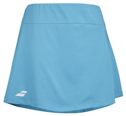 The Babolat Play Women's Padel Skirt - Cyan Blue is an athletic skirt crafted from Fiber Dry material to ensure optimal comfort. It features a wide waistband and a small white logo near the bottom left edge, with smooth and stretchy fabric that allows for 360 Motion, making it perfect for all your sports activities.