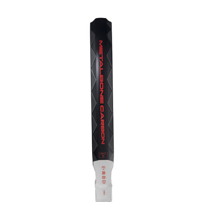 Highlighting the sleek craftsmanship of the ADIDAS Metalbone Carbon 3.4 Padel Racket, its black and white handle showcases red text, ideal for advanced players. The design features a modern textured pattern that embodies adidas's innovative spirit.
